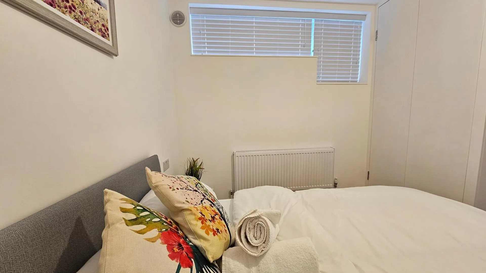 London E1 Apartment 0*,  United Kingdom
