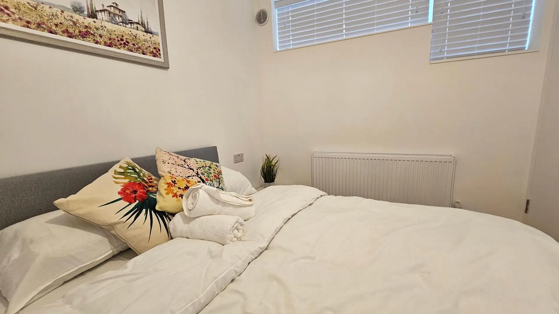London E1 Apartment
